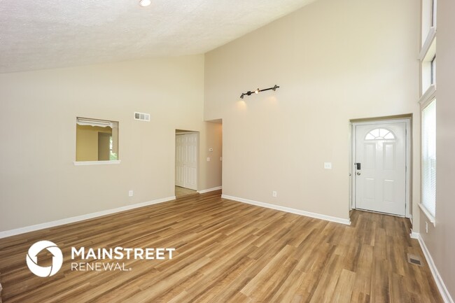 Photo - 6049 Radford Dr