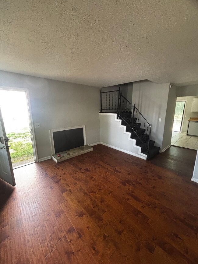 Photo - 286 Plus Park Blvd