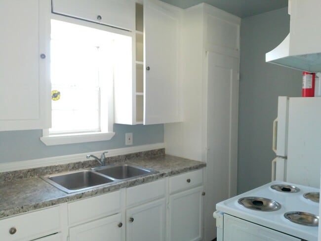 Photo - 801 S Alameda St