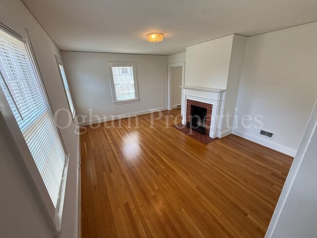 Photo - 2179 Gaston St
