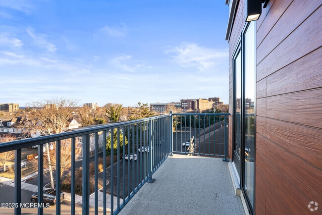 Building Photo - 185 Morris Ave Unit 411 Rental