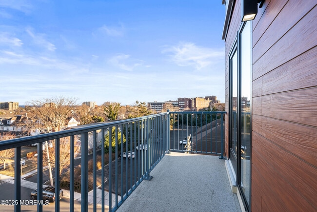 Building Photo - 185 Morris Ave Unit 411 Rental