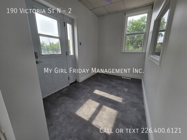 Photo - 190 Victoria St N Unit 2