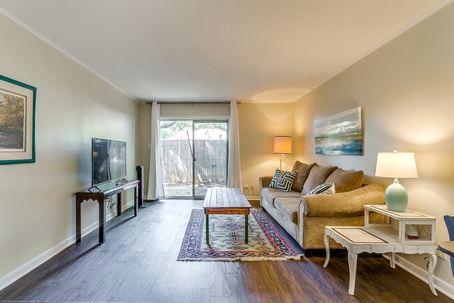 Photo - 4901 Bryce Ave