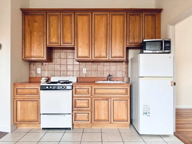 Photo - Furnished room/NOT APARTMENT Unit 3R