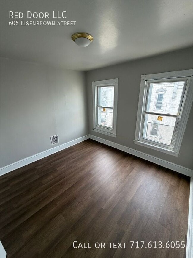 Photo - 605 Eisenbrown St