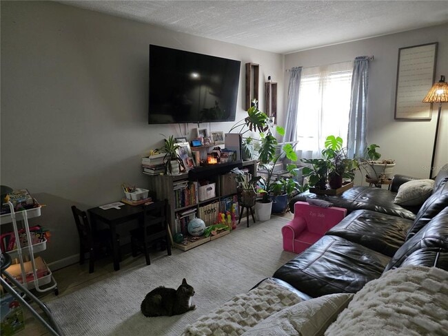 Photo - 4823 W McElroy Ave Unit D211