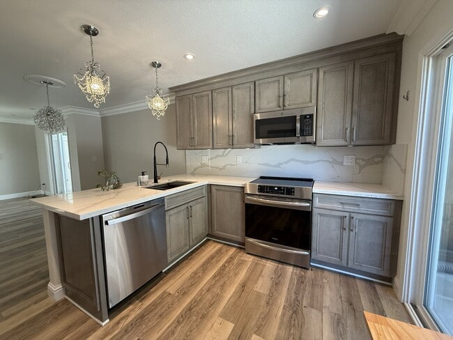 Photo - 328 Flaming Oak Dr
