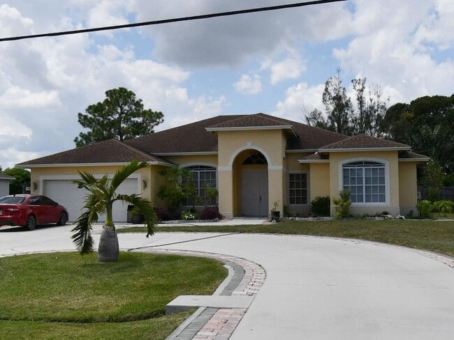 Building Photo - 368 NW Bayshore Blvd Rental