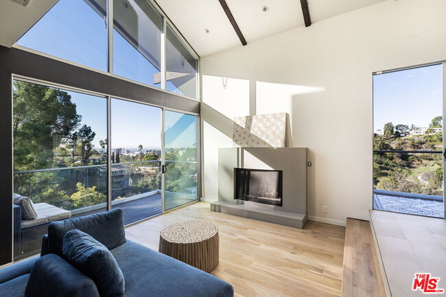 Photo - 5636 Tuxedo Terrace