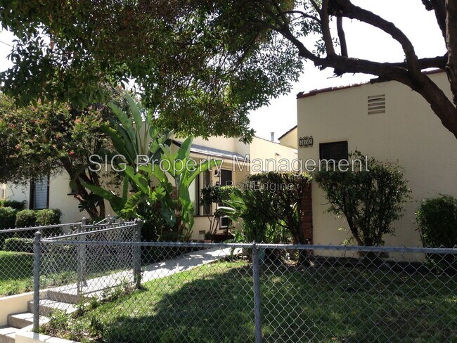 Building Photo - 417 E Elmwood Ave Unit A