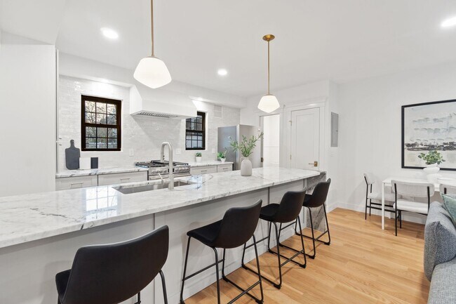 Building Photo - 82 Colgate St Unit 3
