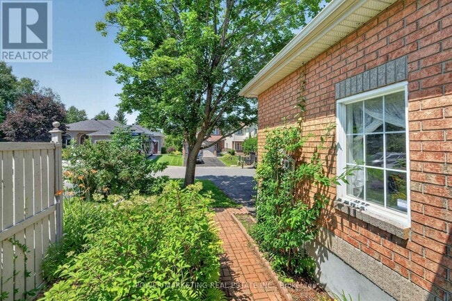 Photo - 6886 Edgar-Brault St.