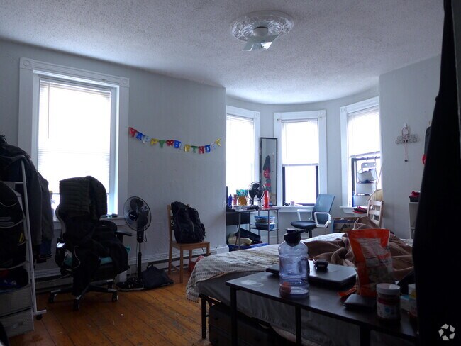 Building Photo - 33 Gay Head St Rental
