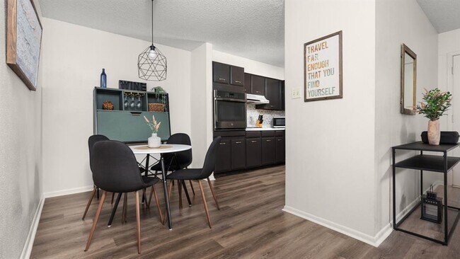 Photo - 8730 N Mopac Expy Unidad 109