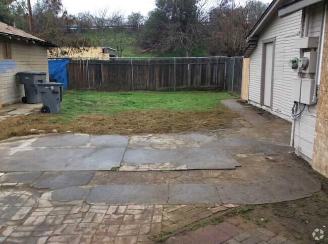 Building Photo - 2901 E Olive Ave Unit 2901 E. Olive Ave. #B Rental