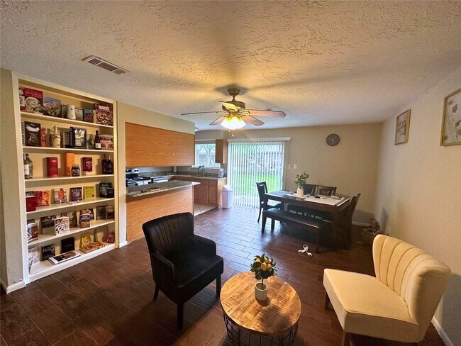 Photo - 9939 Valley Park Dr