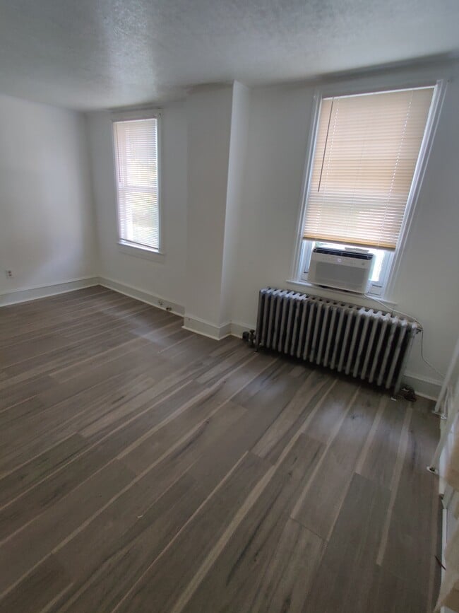 Photo - 236 E Liberty St