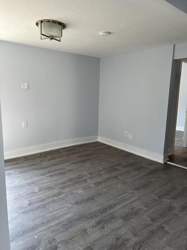 Photo - 419 W 6th St