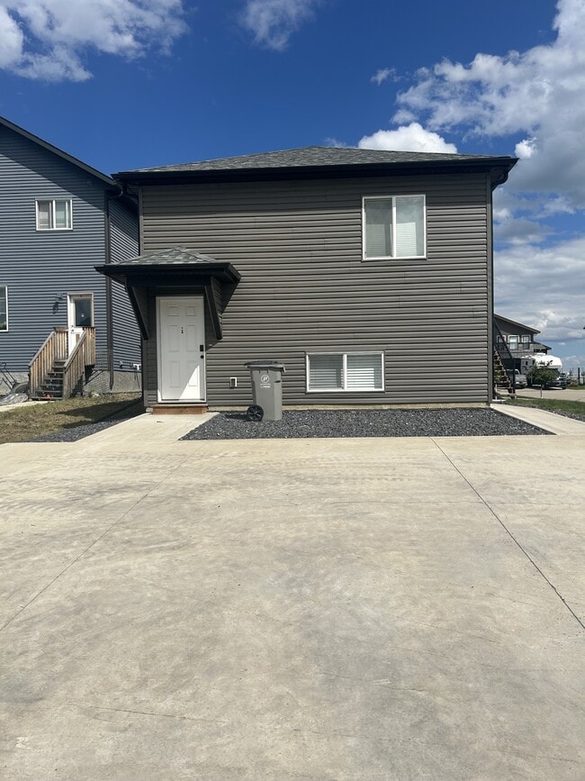 Photo - 13402-13104A 104A St