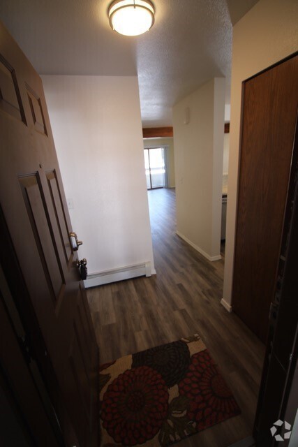 Building Photo - Newly Remodeled Two Bedroom Condo near JBER!