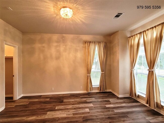 Photo - 8504 Young Ln