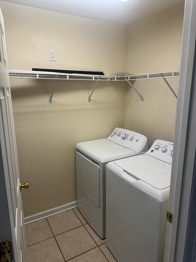 Photo - 1350 Castelnau Ct