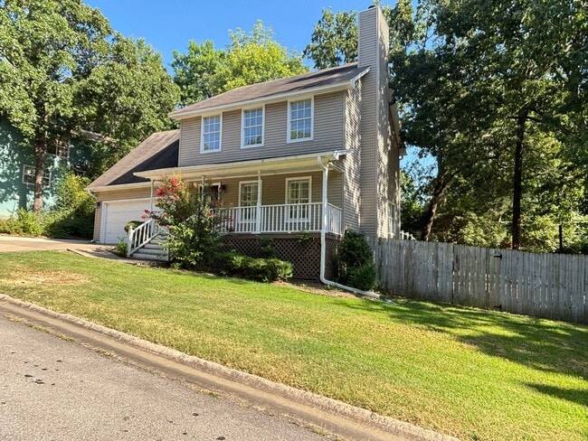 Photo - 1823 W Berry St