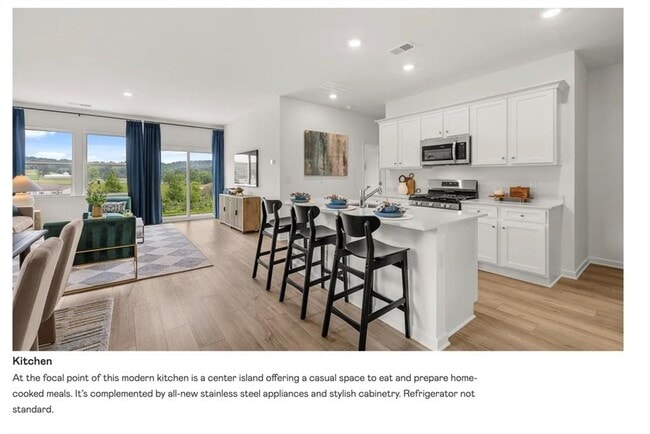 Photo - 153 Saddlebred Wy