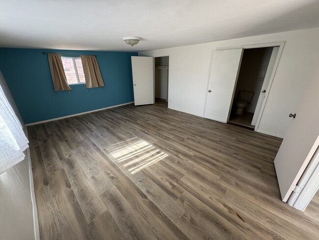 Master bedroom - 2971 Swandale Ct House