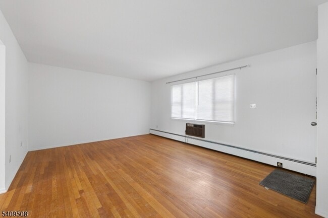 Photo - 43 Conforti Ave