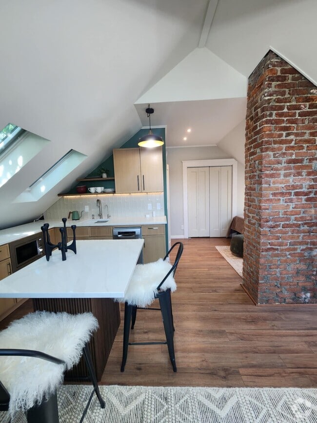 Building Photo - 125 Cole Ave Unit 125 B Rental