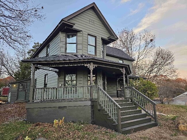 Photo - 329 W Market St