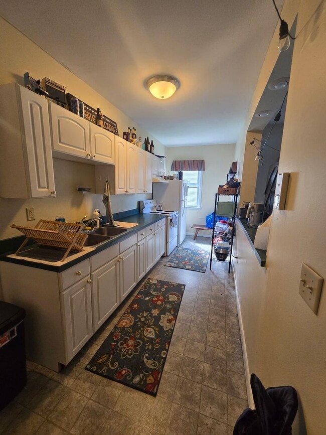 135 Loomis St Unit 135 Loomis #1