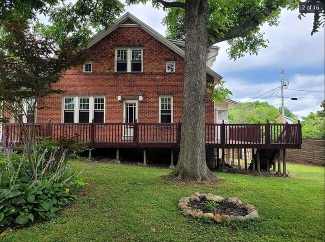 Photo - 107 W 11th Ave