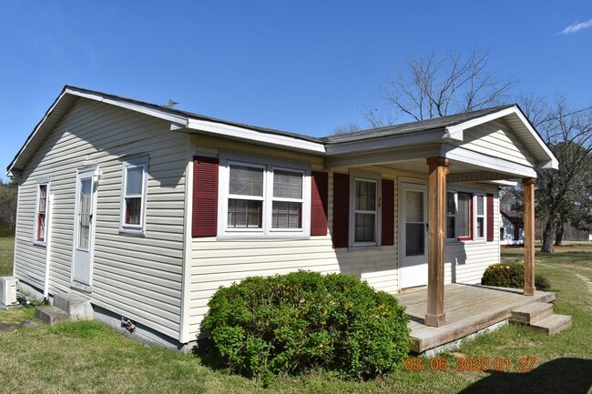 2 Bed 1 Bathroom Single Family Home For Rent - 2 Bed 1 Bathroom Single Family Home For Rent