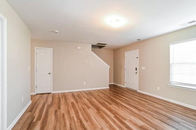 Photo - 311 Hunslet Cir