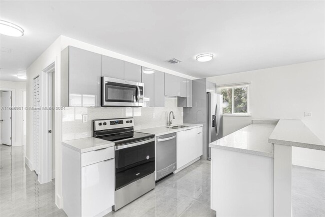 Photo - 933 NW 50th St