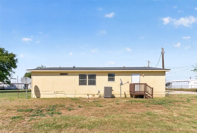 1341 Flying L Ln
