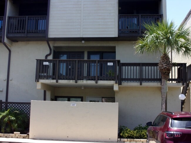 Photo - 5650-5A1A A1A S Unit B107