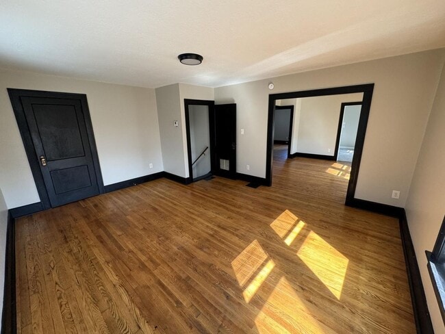 236 S Market St Unit Upper