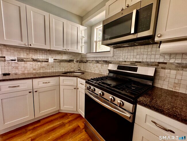 Photo - 196 Russ St Unidad 2nd Floor