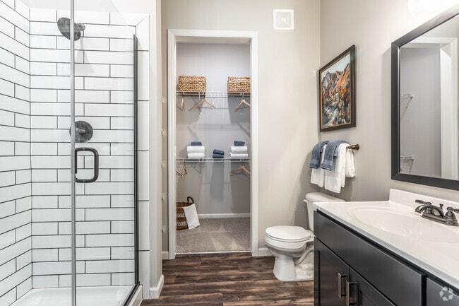 Suite C - 2Br, 2Br - 1,167 SF - Essex Apartments