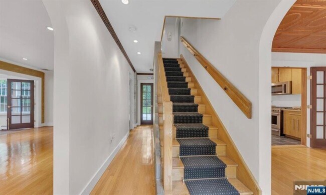 Photo - 278 Maple St