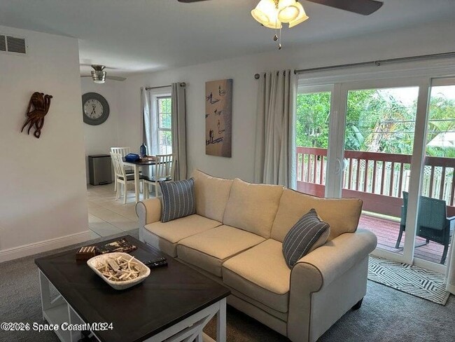 Photo - 911 S Colonial Ct Unidad C