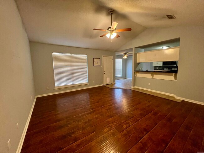 Photo - 16 Tacoma Dr