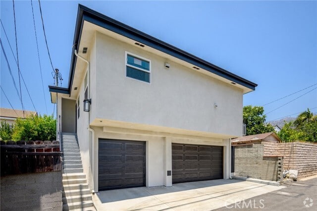 Building Photo - 842 E Cypress Ave Rental