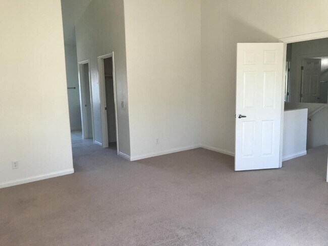 Photo - 863 Park Walk Ave