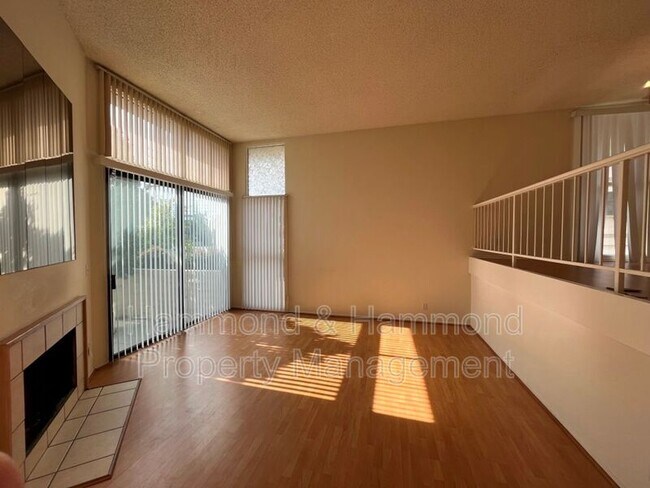 Photo - 9000 Vanalden Ave