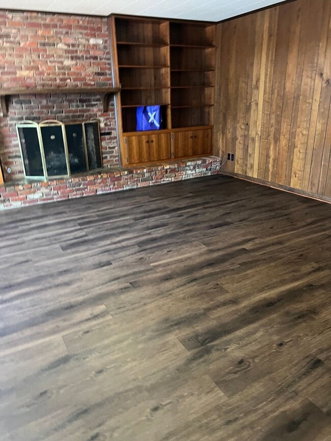 Photo - Mockingbird Realty 179